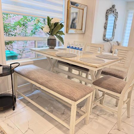 Luxury Home In Toronto ミシサガ エクステリア 写真