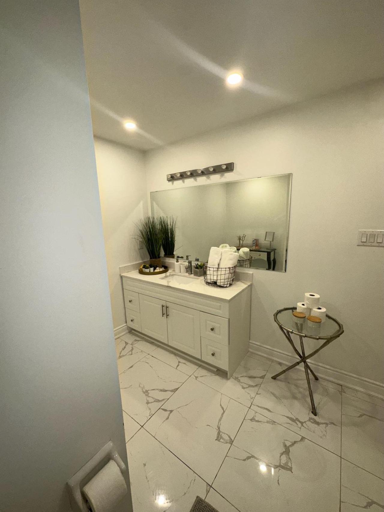 Luxury Home In Toronto ミシサガ エクステリア 写真