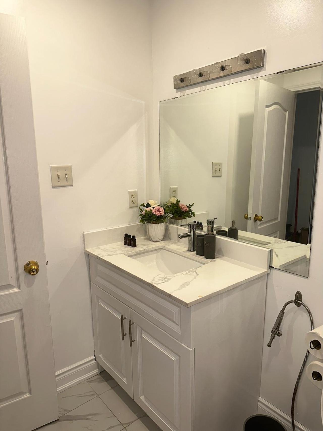 Luxury Home In Toronto ミシサガ エクステリア 写真