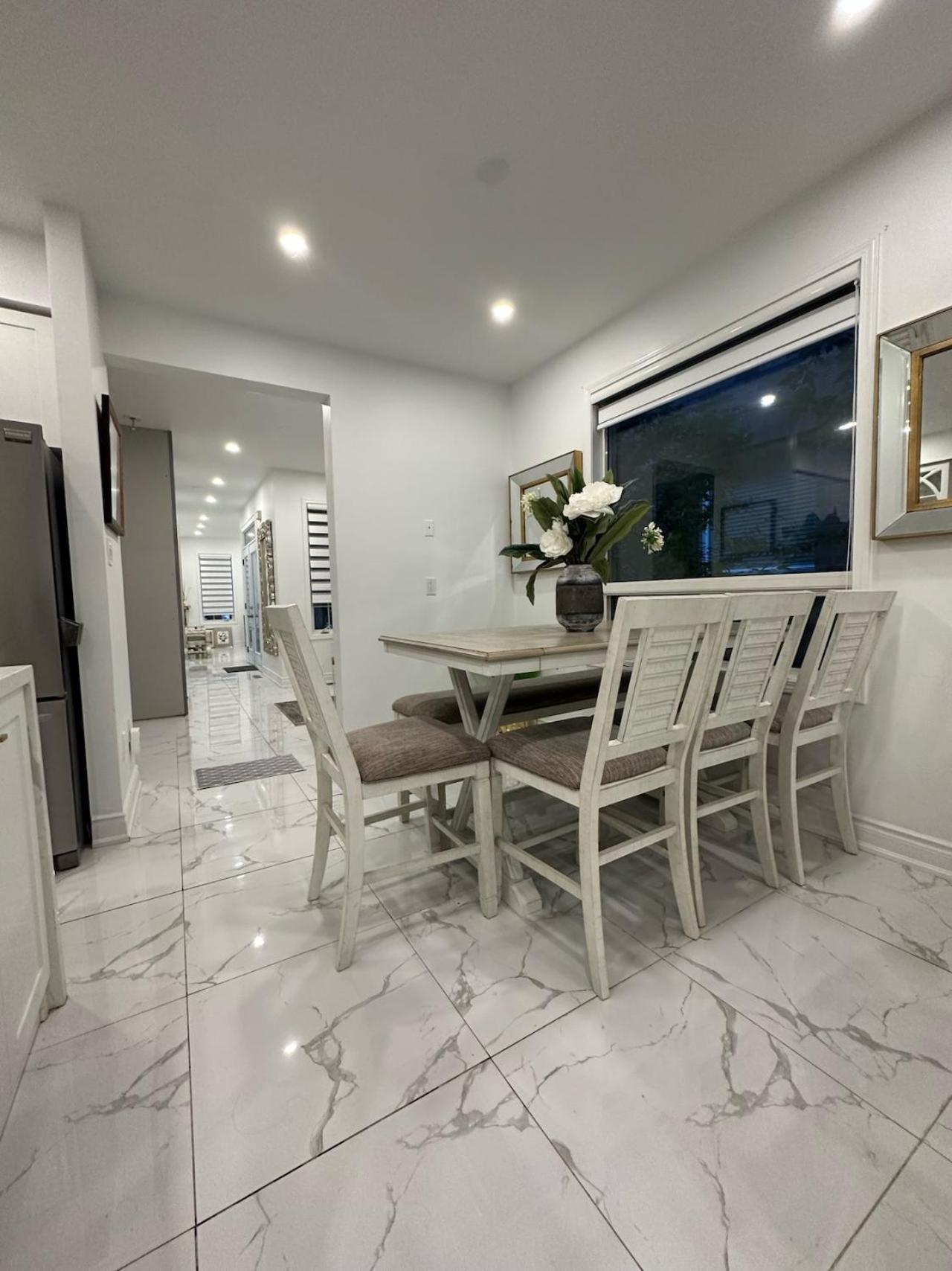 Luxury Home In Toronto ミシサガ エクステリア 写真