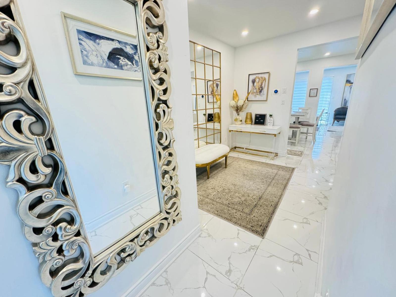 Luxury Home In Toronto ミシサガ エクステリア 写真